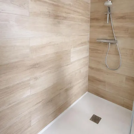 Maison Familiale,avec Piscine Et Jacuzzi *