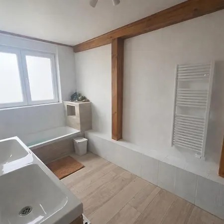 בית נופש Maison Familiale,avec Piscine Et Jacuzzi *