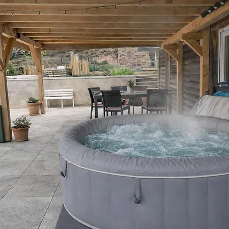 Dom wakacyjny Maison Familiale,avec Piscine Et Jacuzzi